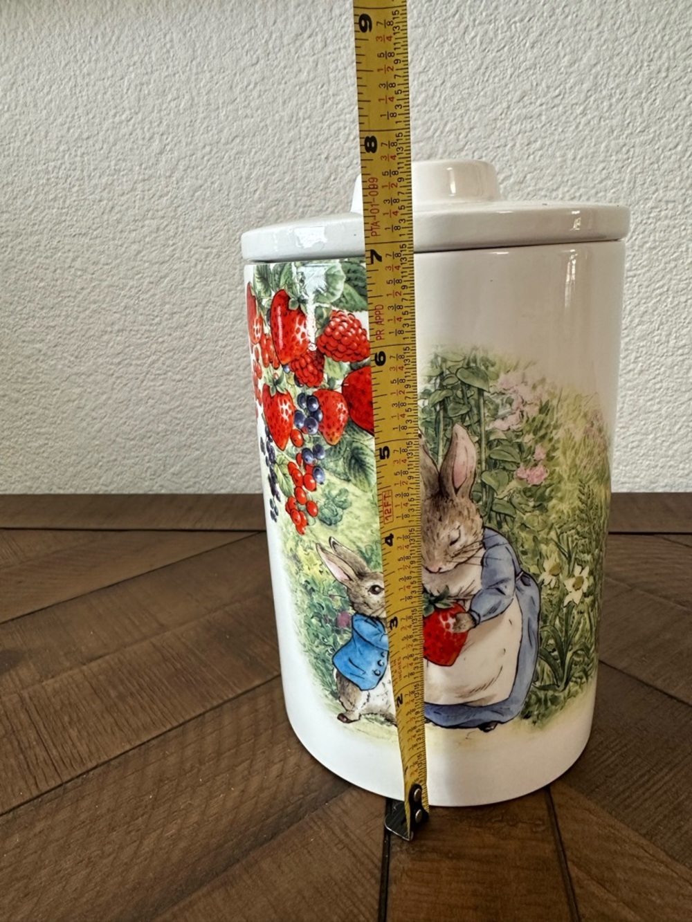 Ceramic Canister Jar Peter Rabbit Strawberry NEW - Picture 8 of 9